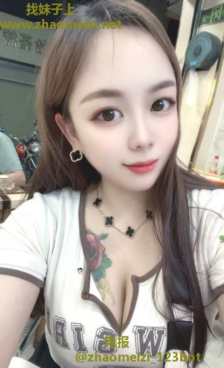 服务系舌吻骚妇