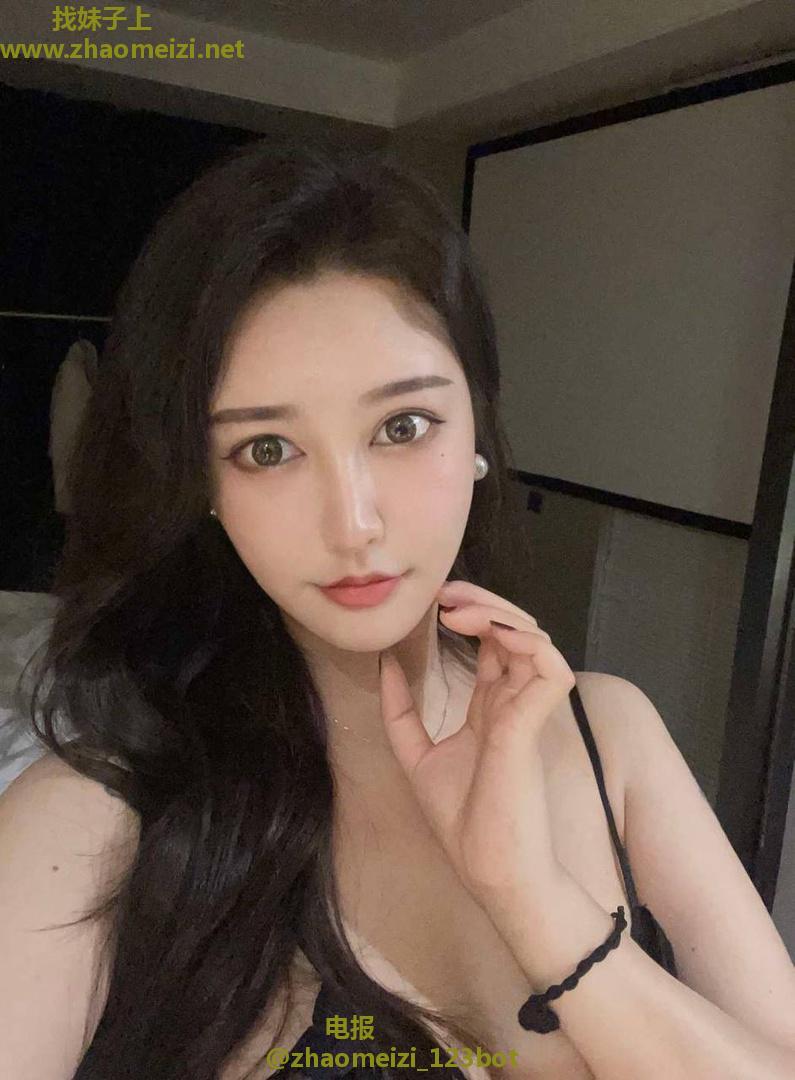 年轻巨乳少妇