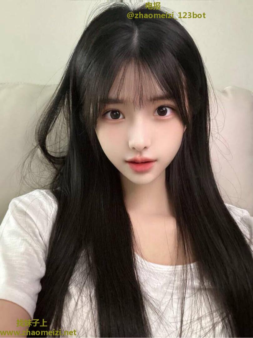 清纯可爱白皙小妹