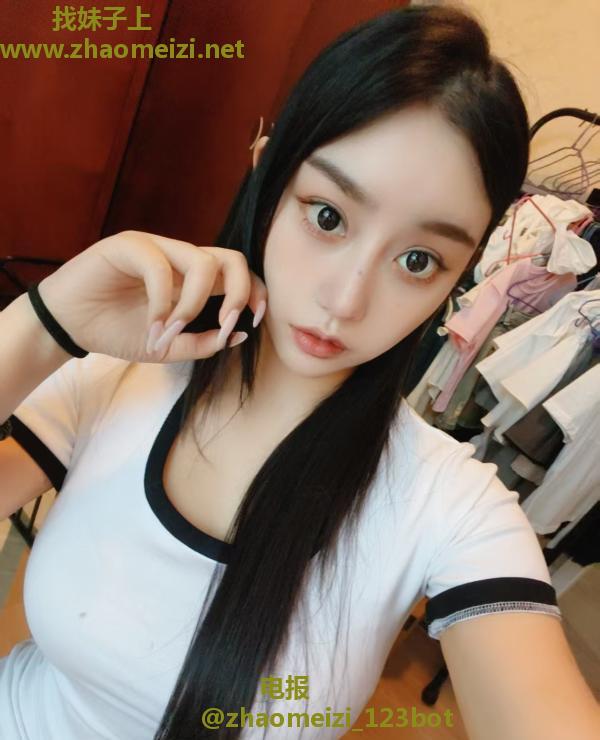 南开奥城大胸恋人妹妹