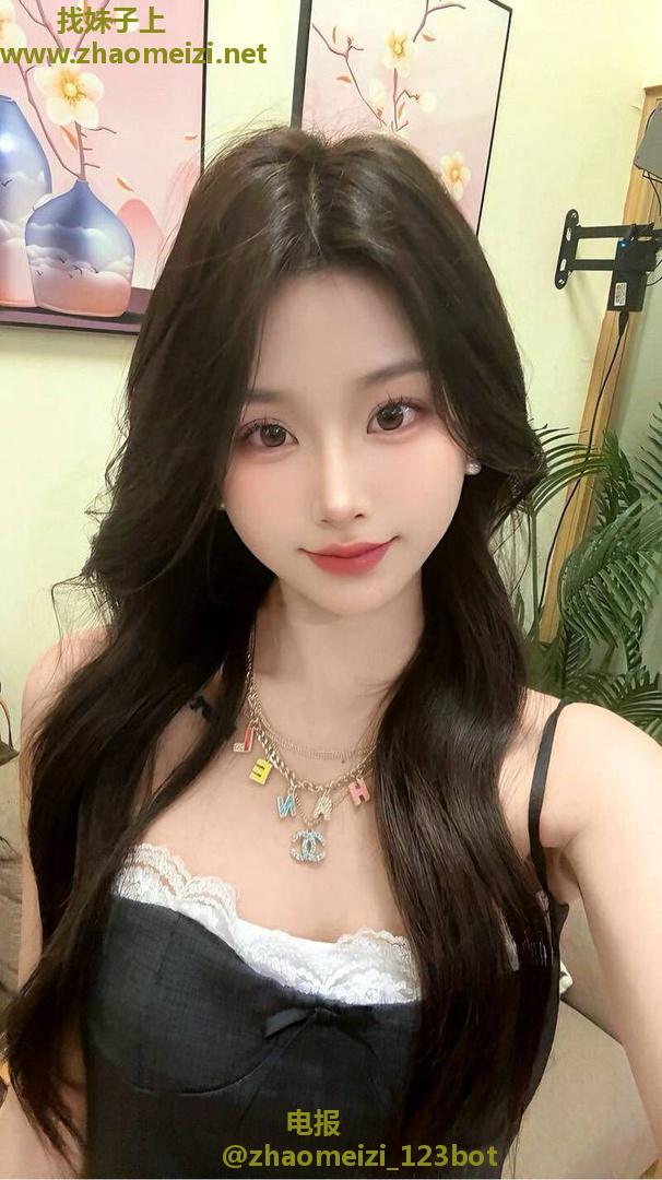 刚毕业清纯反差嫩妹