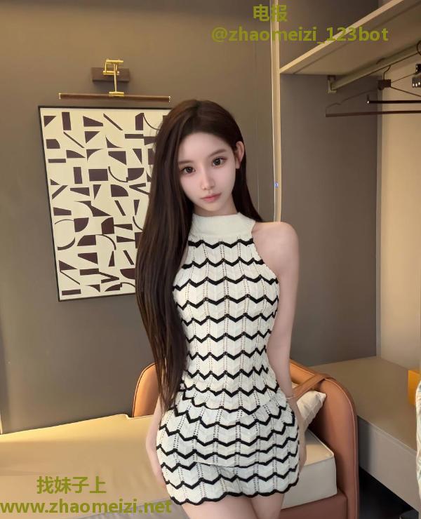 肤白貌美女友系老师