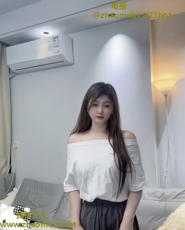 福州性感美乳范范宝贝