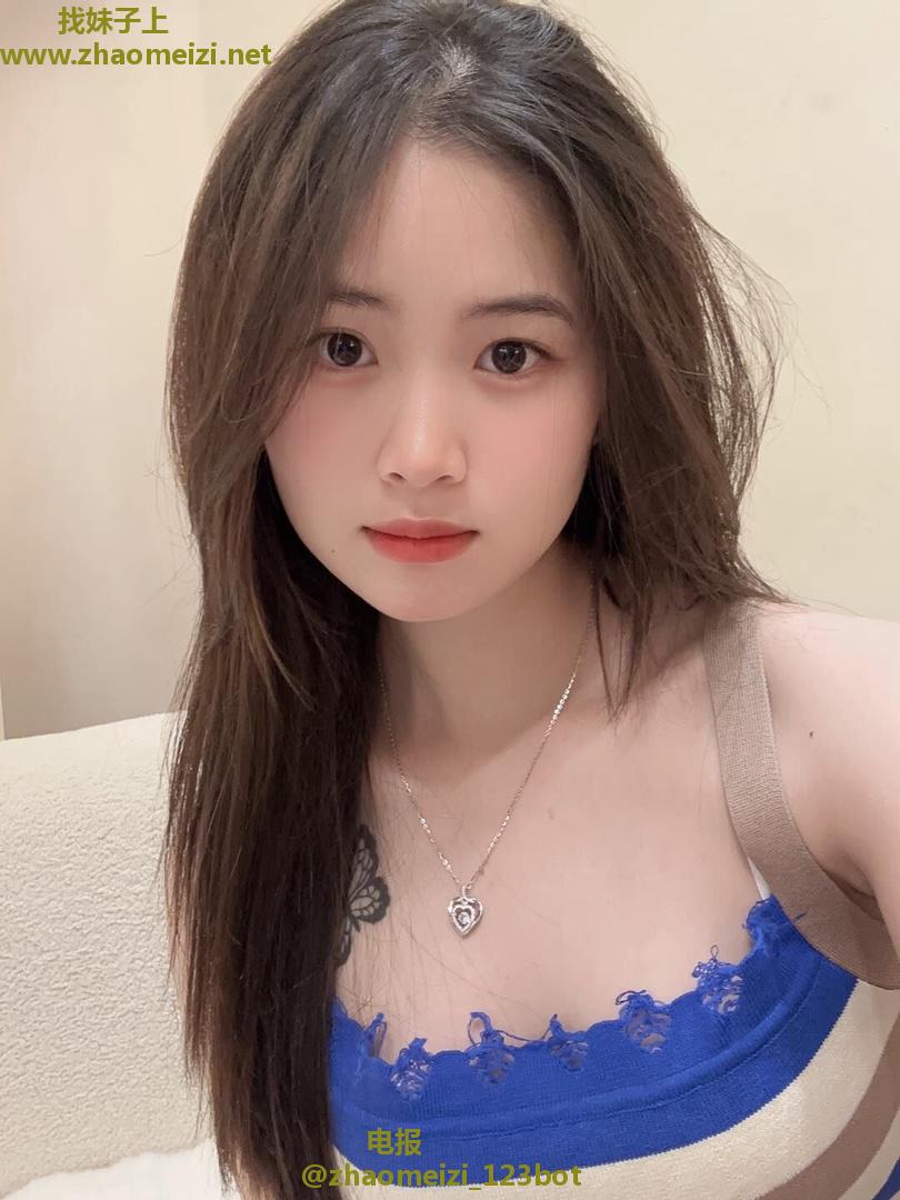 御姐型大长腿妹子
