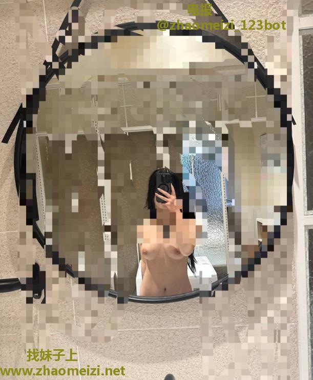 三点粉小少妇