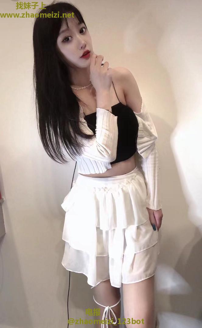 南开极品女孩子白虎逼