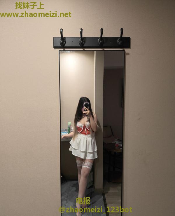 成都丰满大奶小奶猫