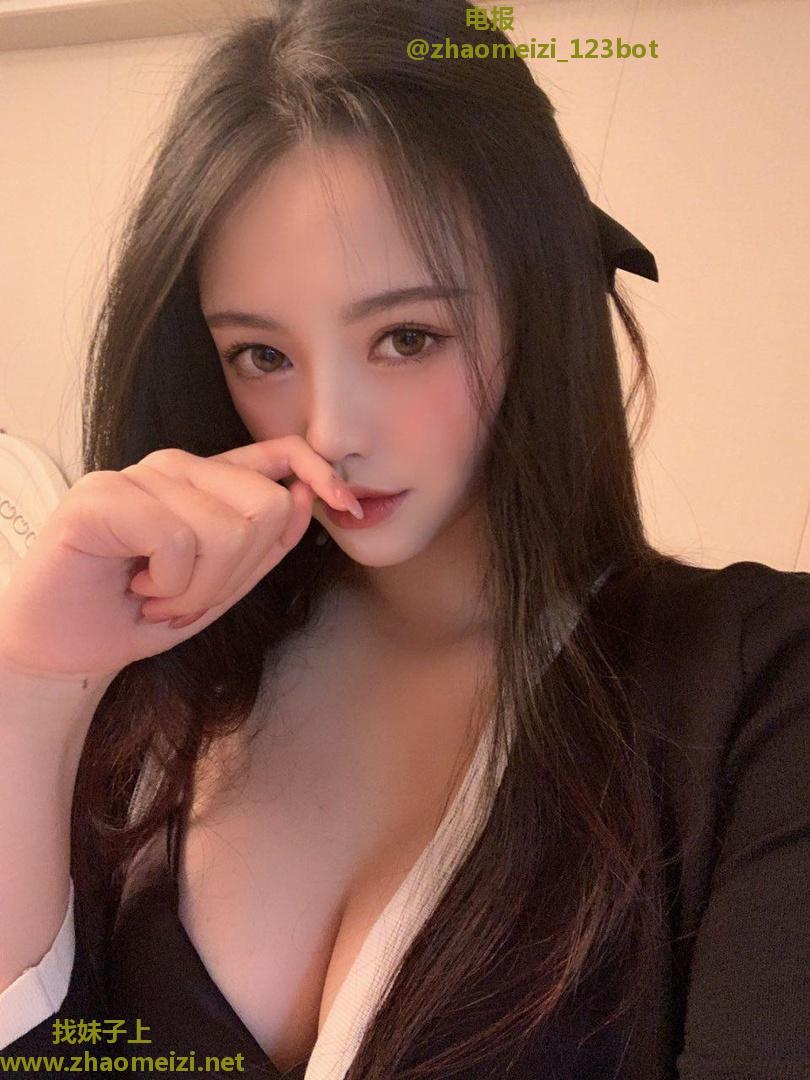 和平大奶小姐姐