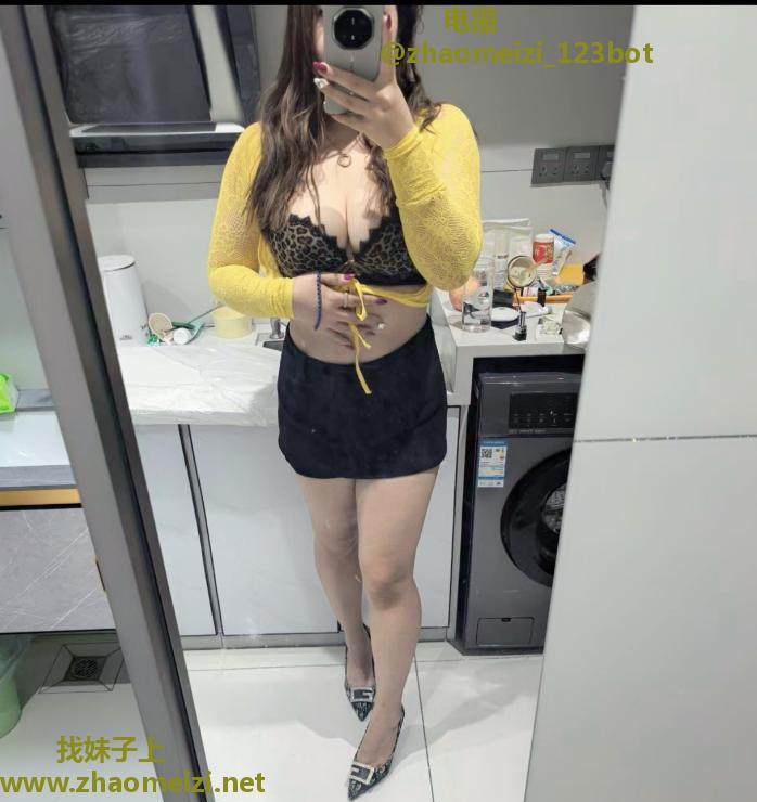 大奶风骚妞妞