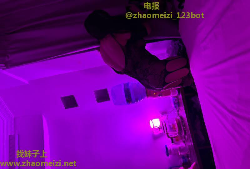 大屁股少妇妃妃