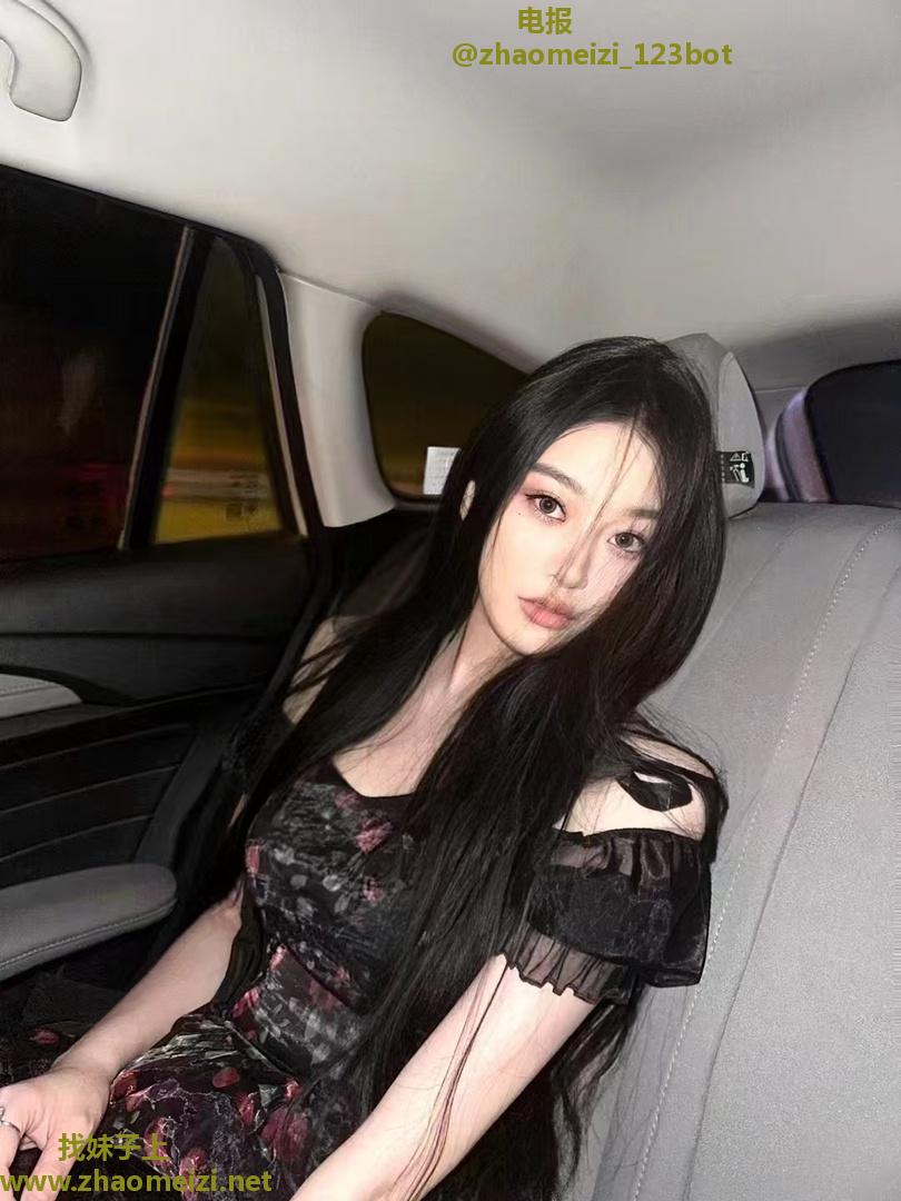 丰隆城天然美乳小妹