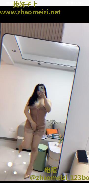 丰满美女萌萌