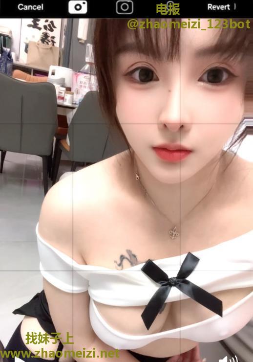 丰满美女萌萌