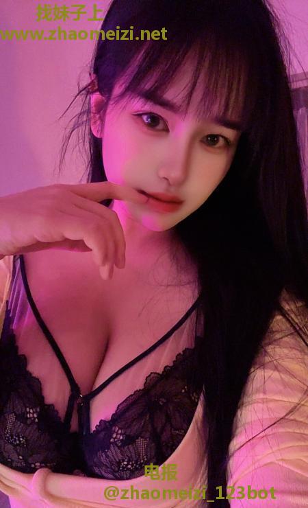 龙岗巨乳气质美女