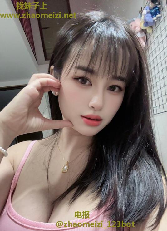 龙岗巨乳气质美女