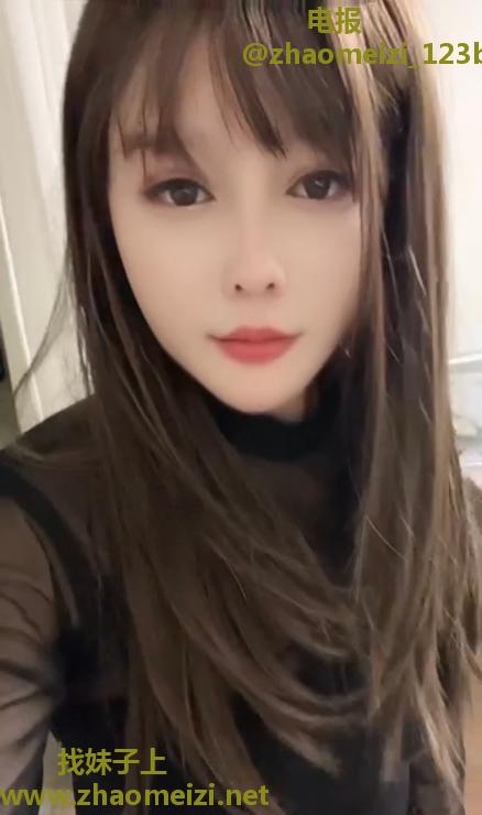 丰乳肥臀细腰少妇