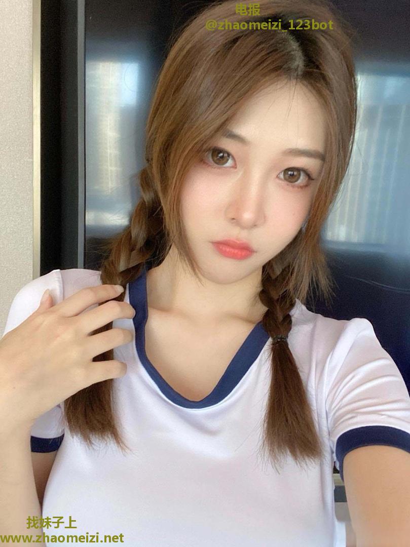 高挑惊艳妹子借钱体验 