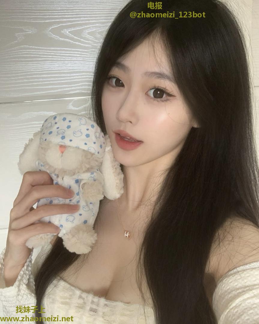 韵味十足的学生妹