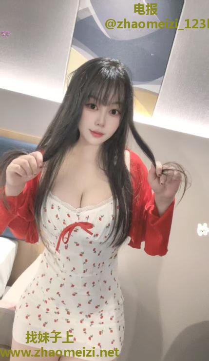 大胸小姐姐