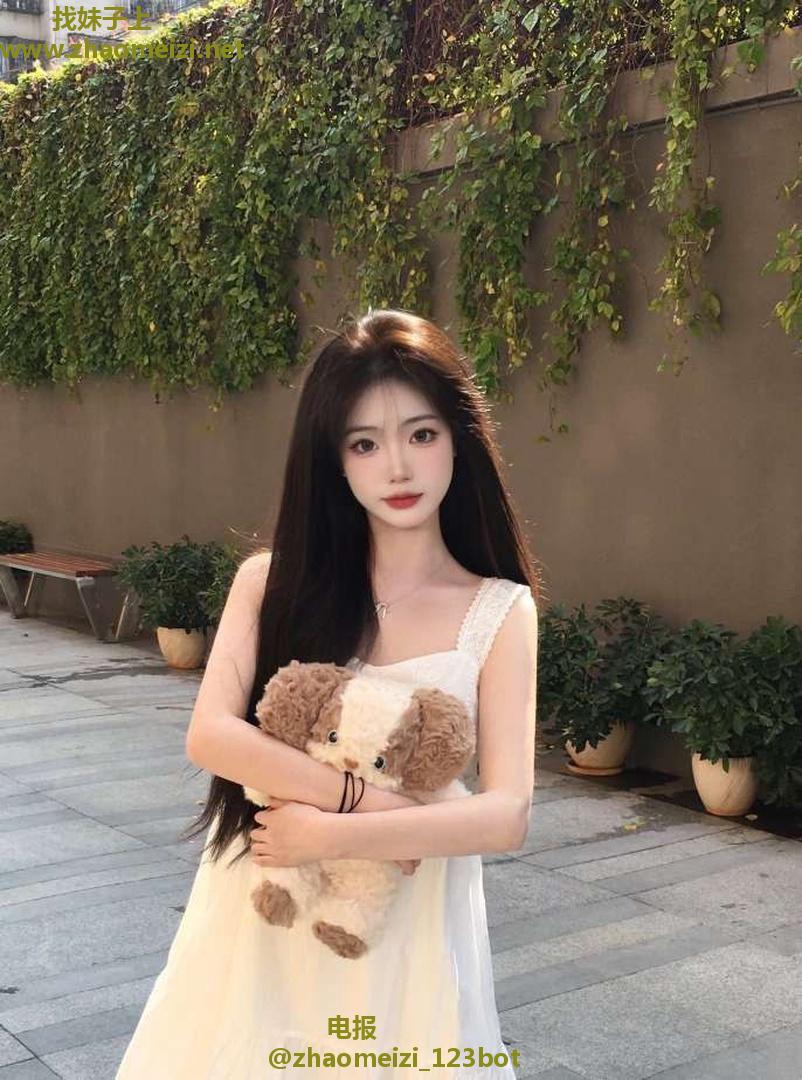清纯可爱反差萌妹