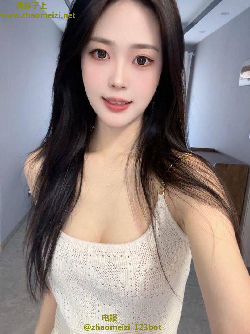 诱人韵味白嫩少妇