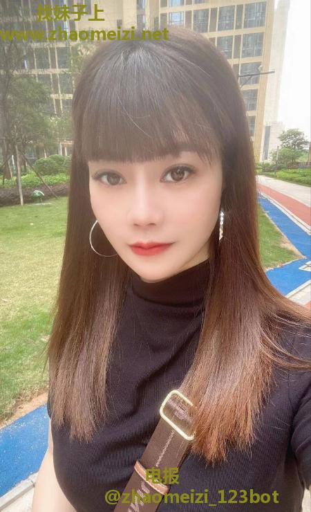 性感风骚大胸妹子
