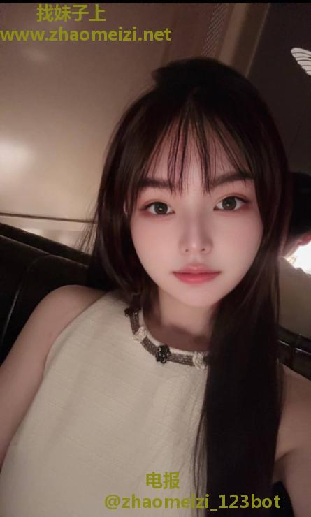 苗条身材颜值妹子