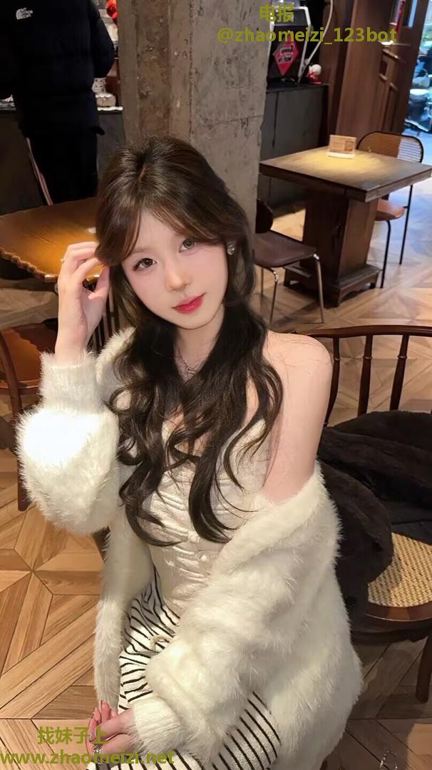 铁西大胸美女