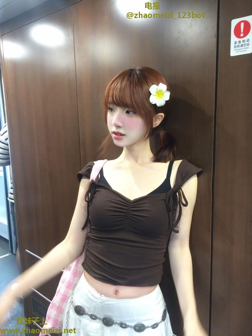 七宝粉嫩可爱女高