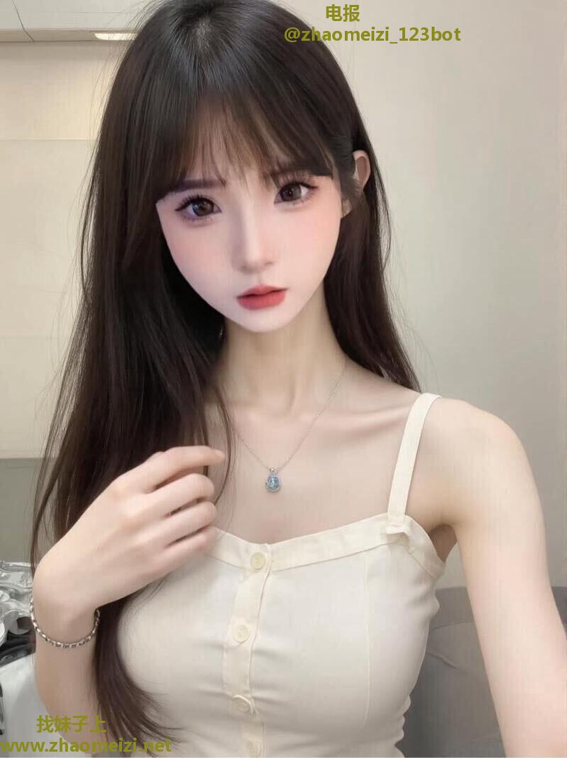西湖小巧可爱学生妹