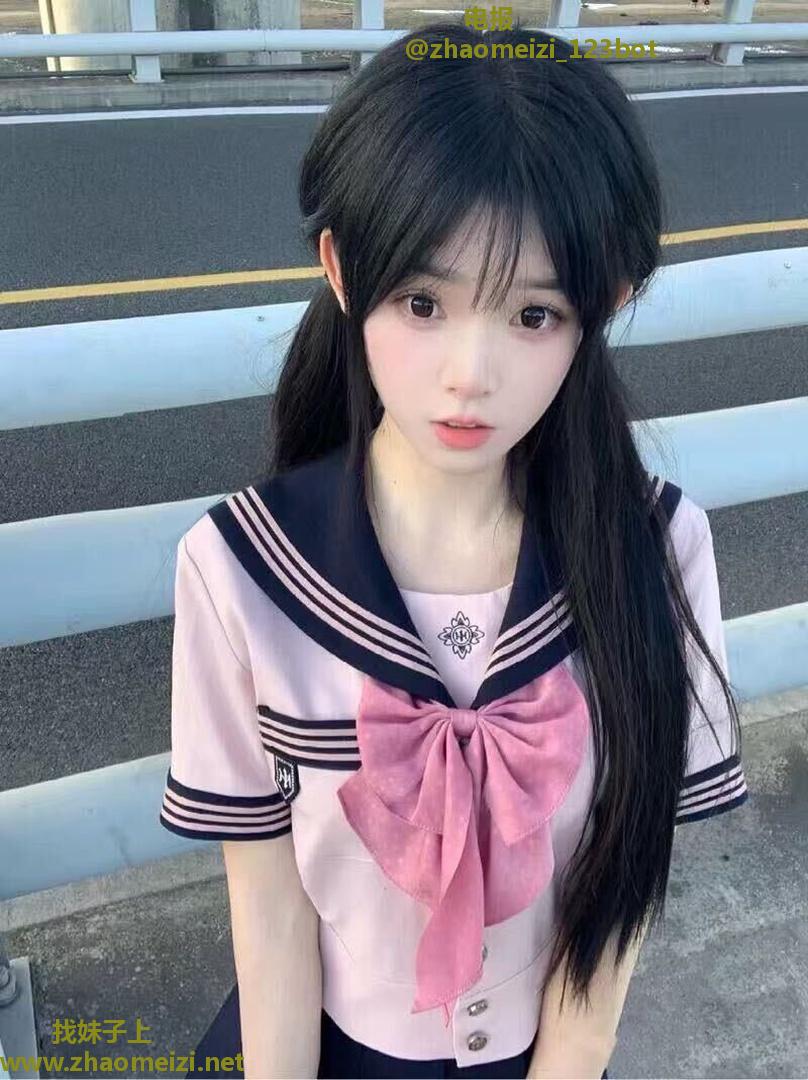 七里河可爱反差萌妹