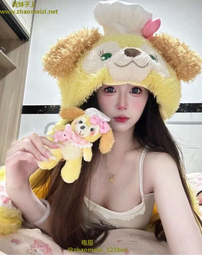丰满翘臀湿穴妹妹