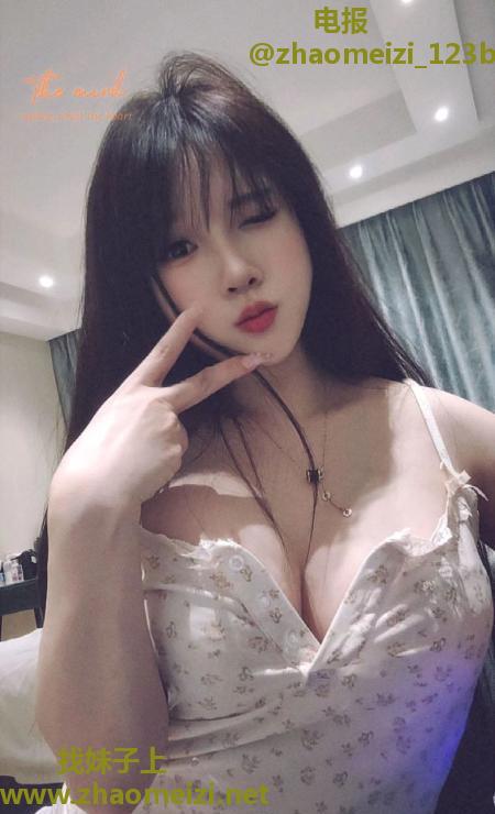 天河区舌吻小妖精