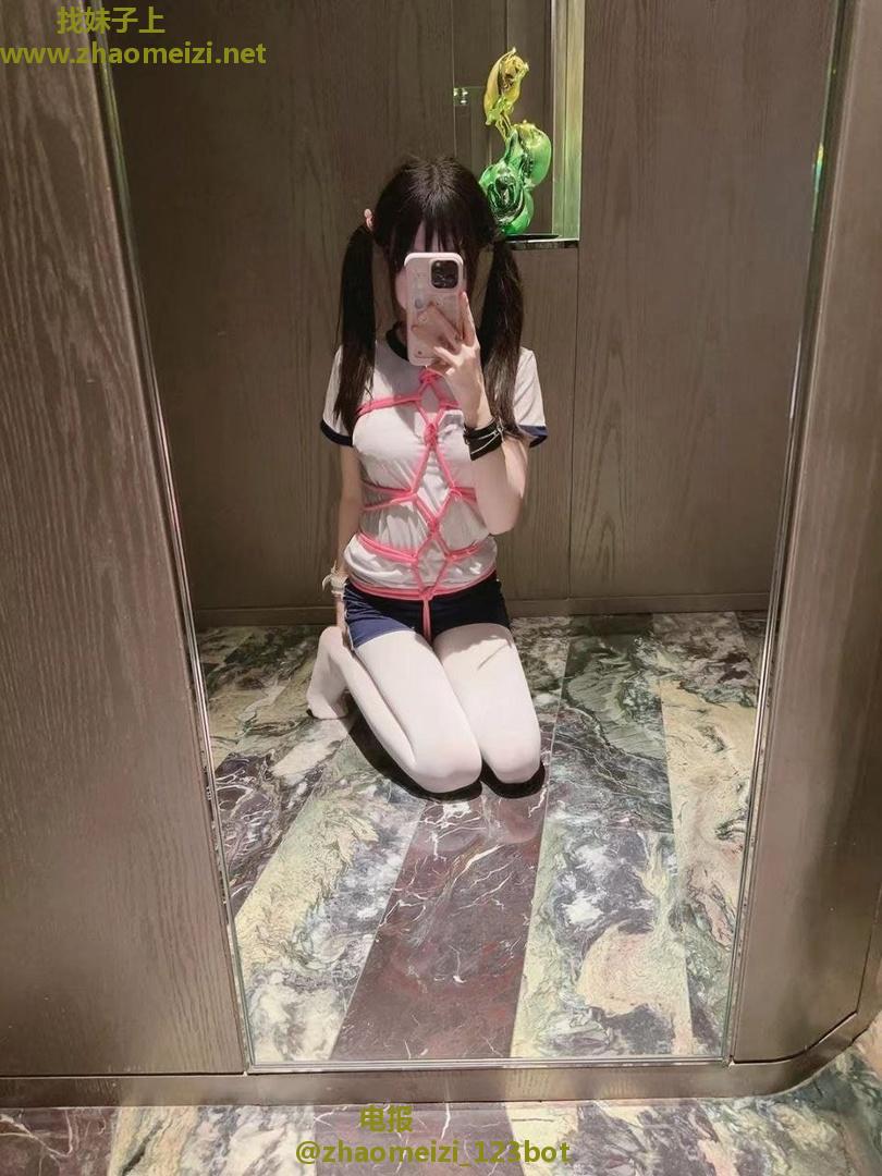 06嫩妹可内射三通