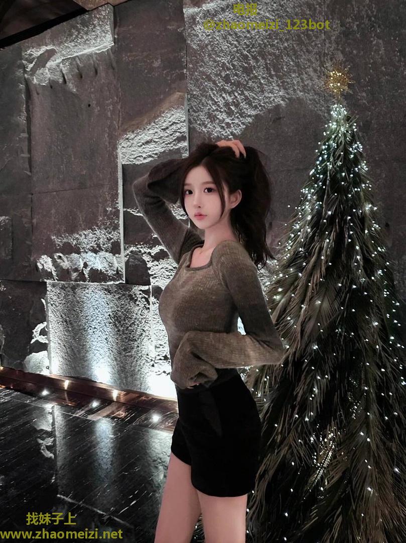 皇姑白皙苗条销魂妹妹