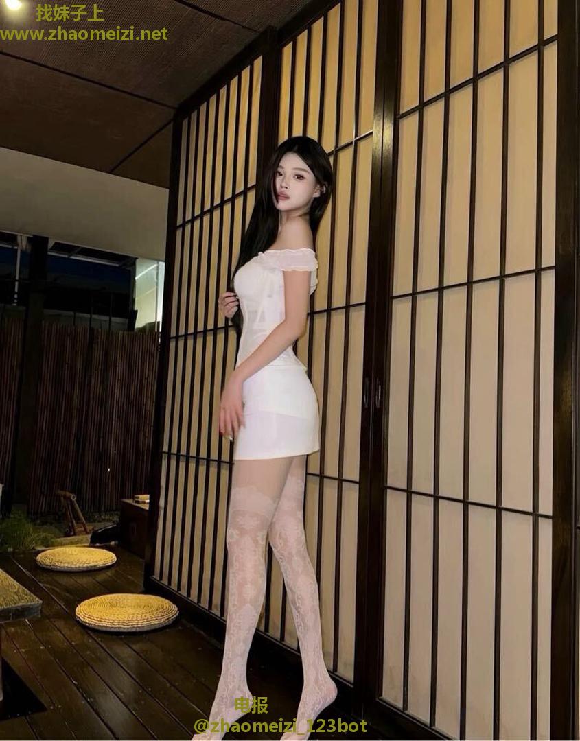 长腿白丝御姐