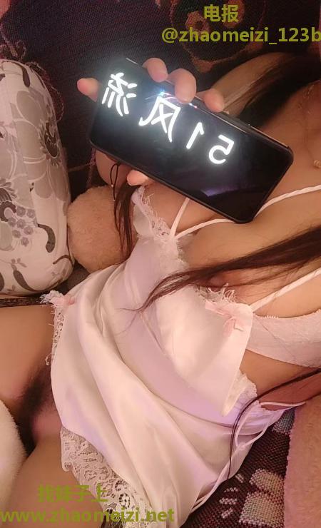 纹身美熟女