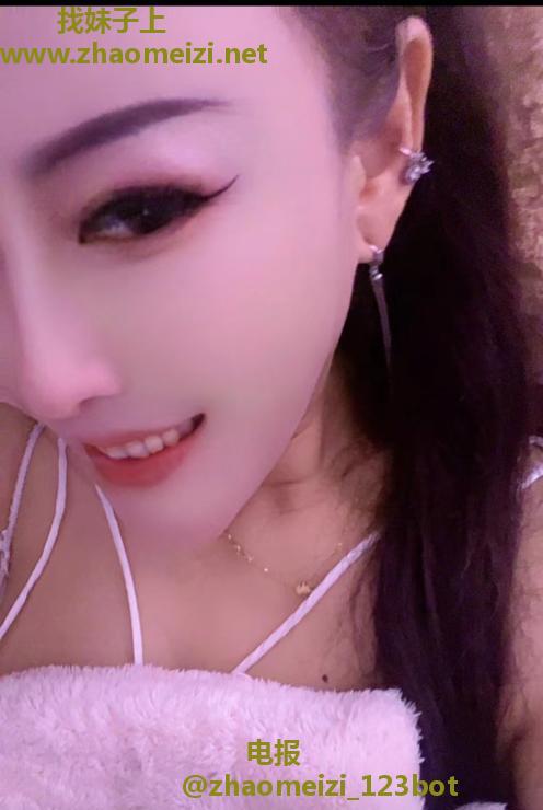 纹身美熟女