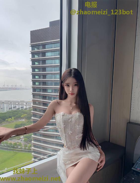 纯欲女友蜜桃臀老师