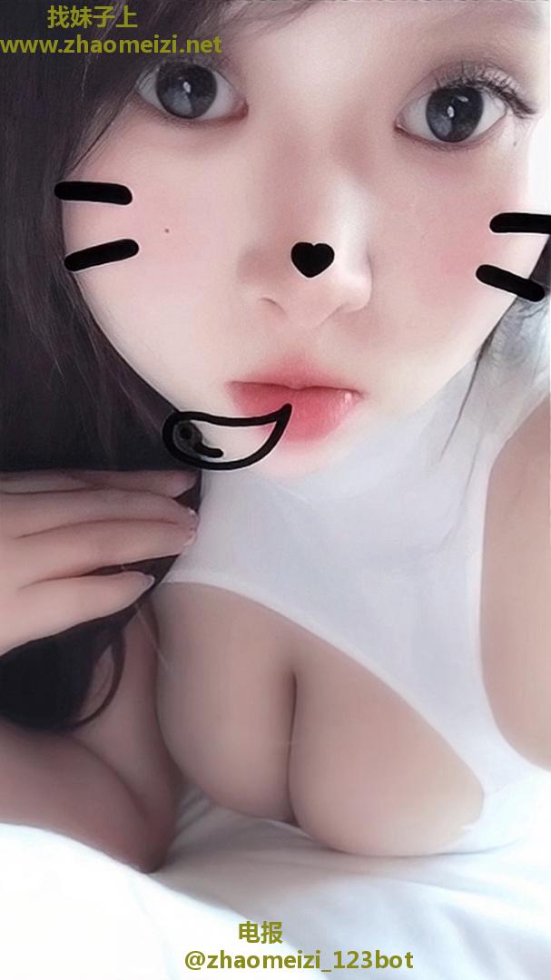 服务系巨乳少妇甜欣