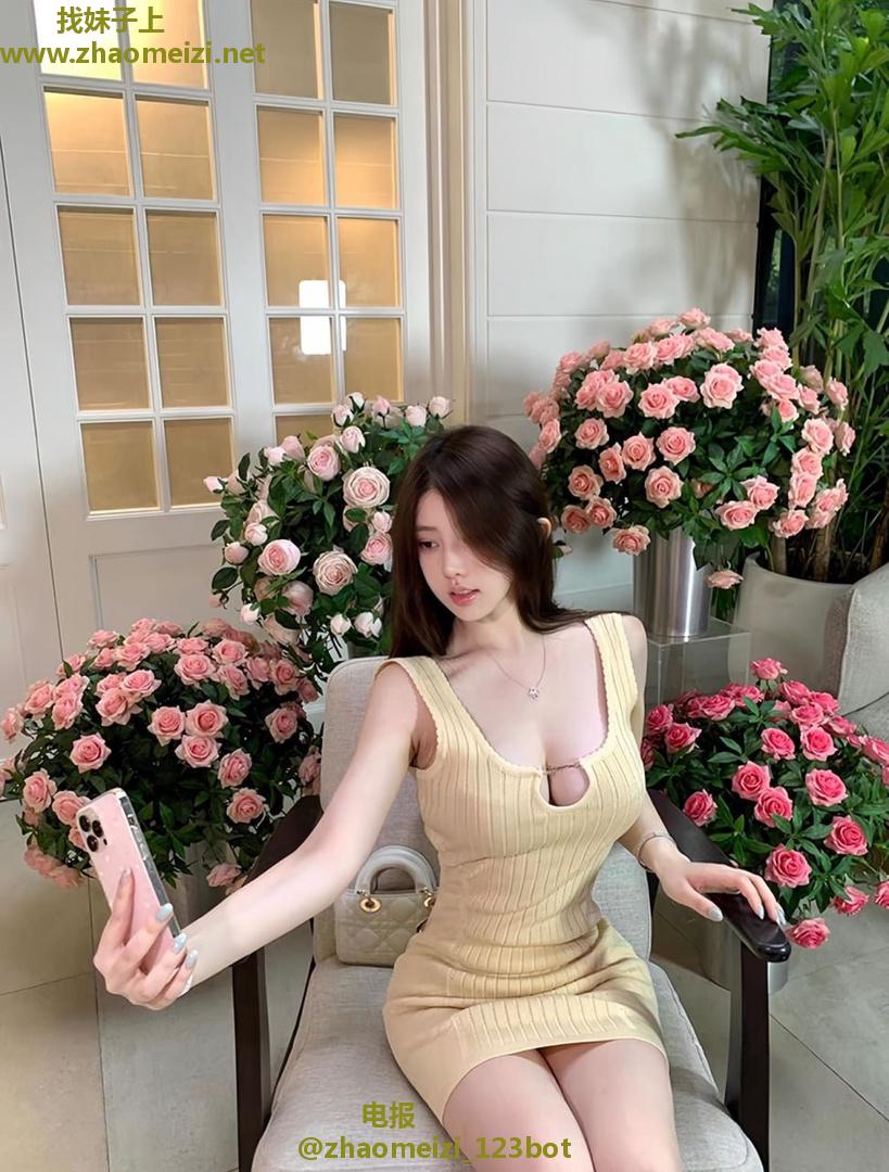 青州巨乳性感小妹