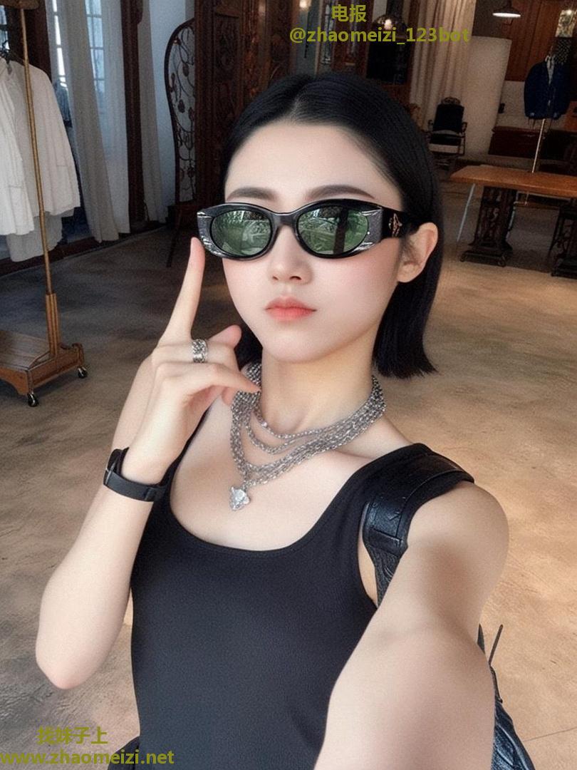 大亚湾小姐姐