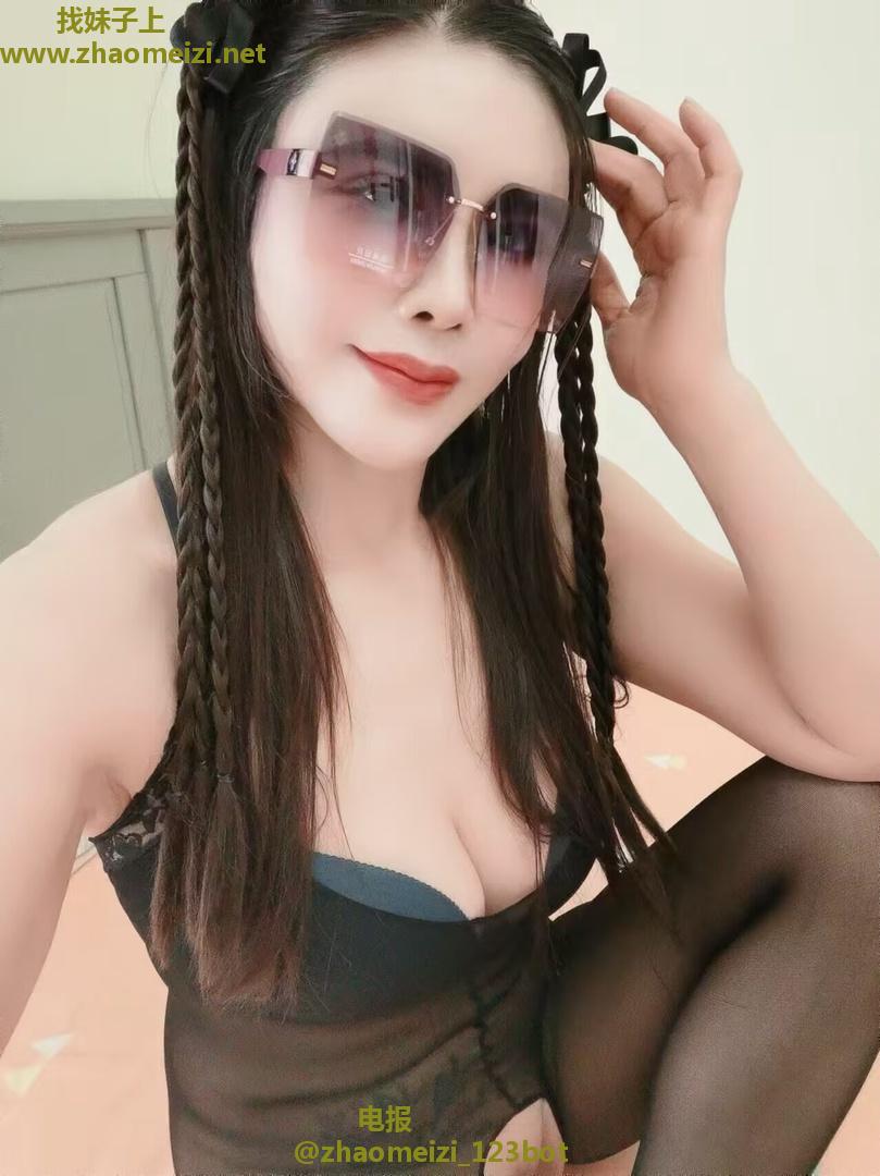 二七瑜伽少妇