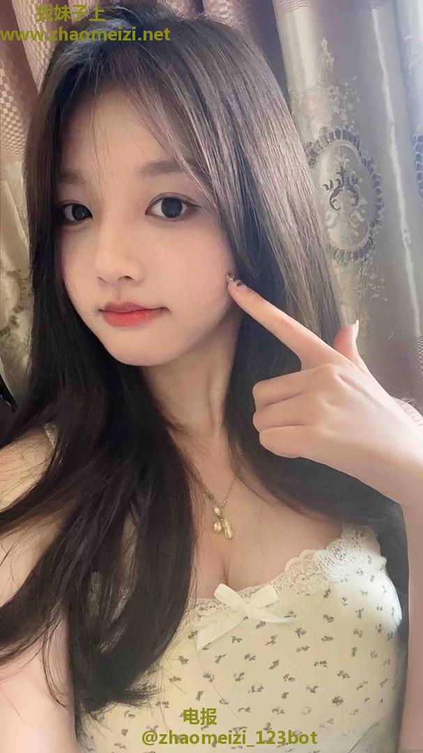李沧可爱清纯反差萌妹