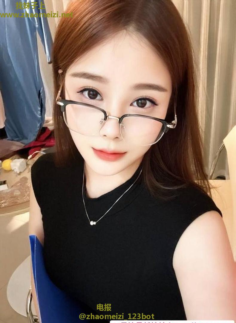 大胸兼职妹子