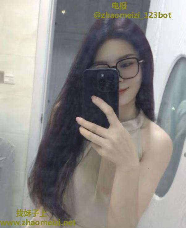 邂逅骑车少妇