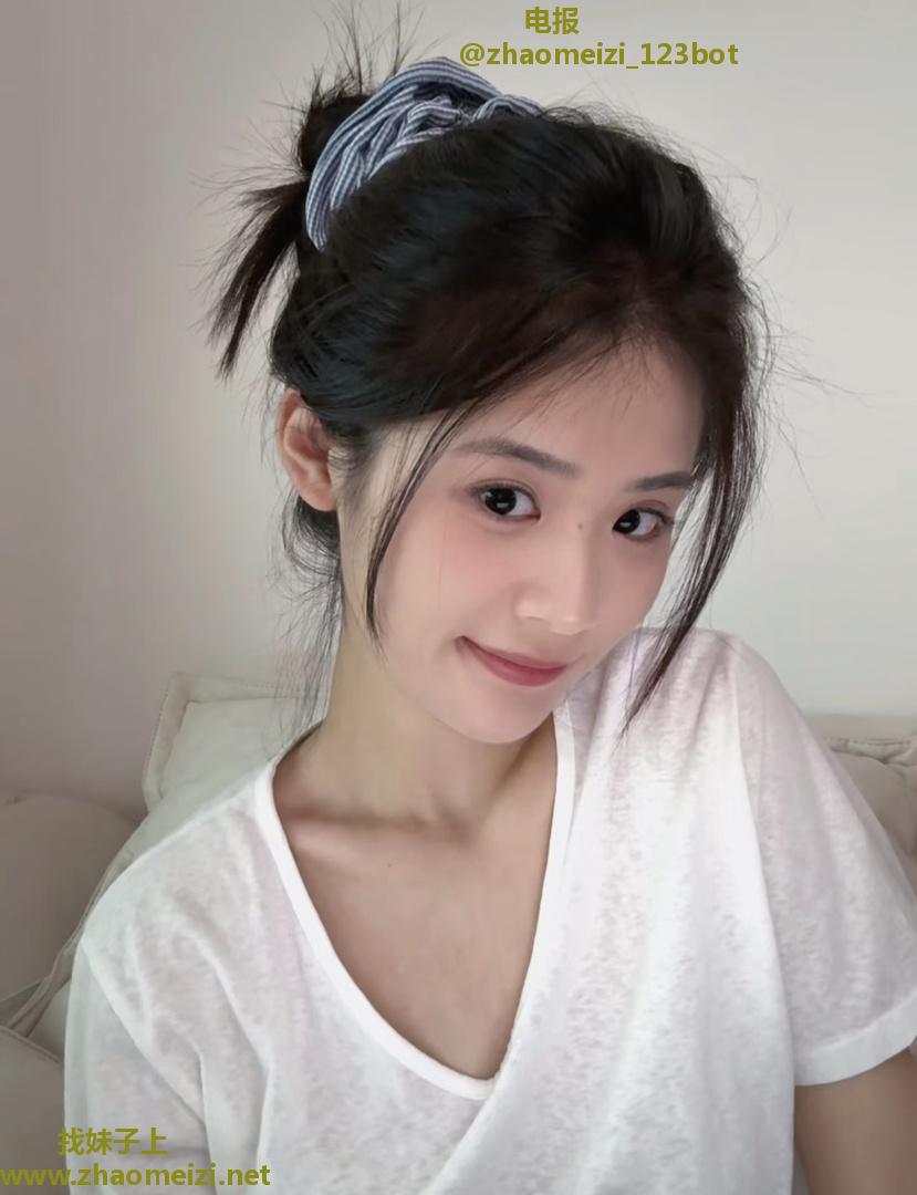 美术老师圆圆自己兼职