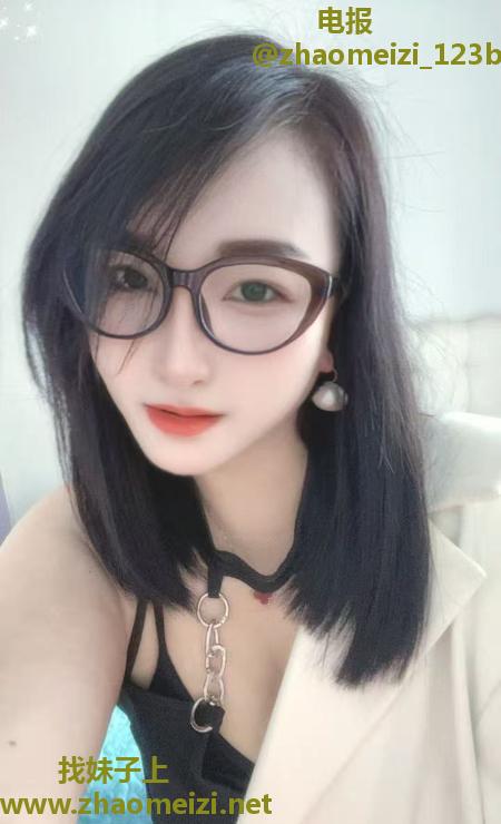 深喉锁喉女神