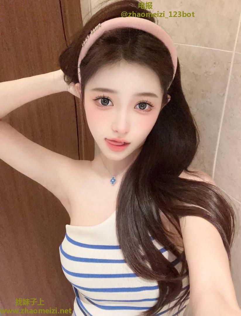 年轻清纯反差学妹