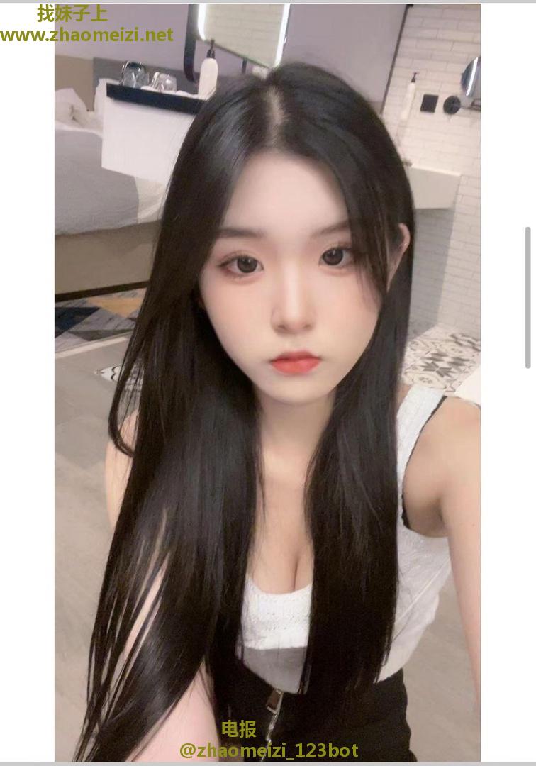 年轻白嫩多汁小妹